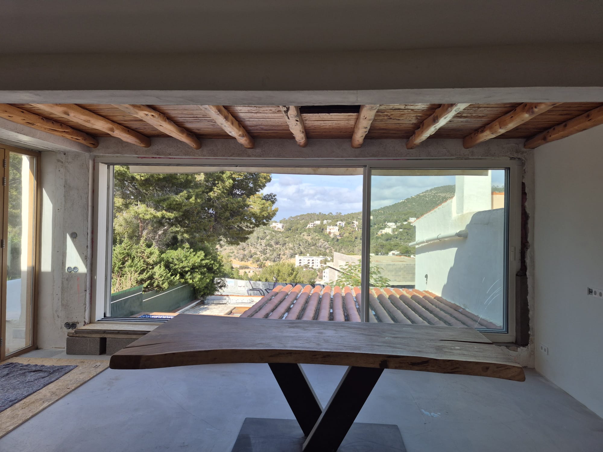 minimalistische schuifpui geleverd op Ibiza